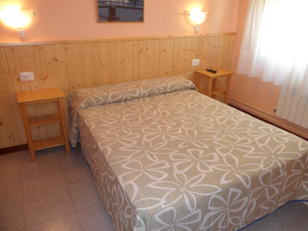 Hostal Alce Нигран Экстерьер фото